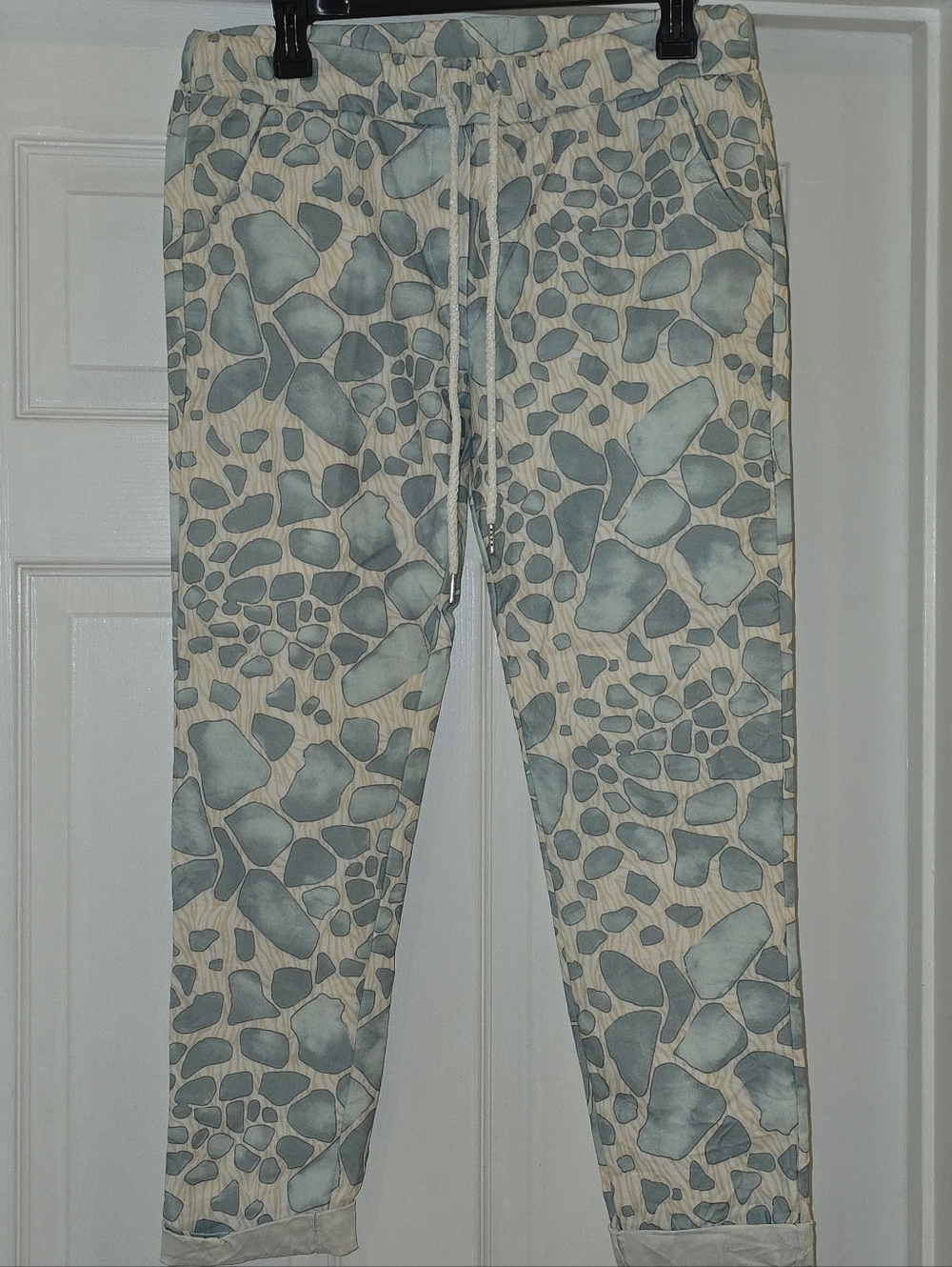 Women's Drawstring Jogger Pants in Seafoam Pattern
